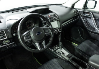 Подержанный автомобиль Subaru Forester Suv 2017 года (11 фото)