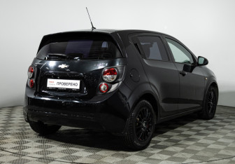 Подержанный автомобиль Chevrolet Aveo Hatchback 2014 года (5 фото)