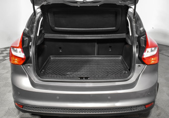 Подержанный автомобиль Ford Focus Hatchback 2013 года (19 фото)