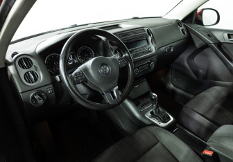 Подержанный автомобиль Volkswagen Tiguan 2013 года (11 фото)