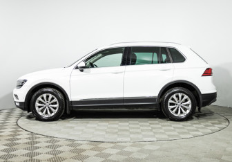 Подержанный автомобиль Volkswagen Tiguan 2016 года (8 фото)
