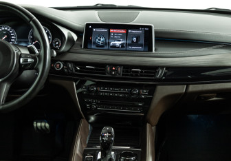 Подержанный автомобиль BMW X5 2017 года (14 фото)