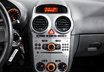 Подержанный автомобиль Opel Corsa 2013 года (16 фото)