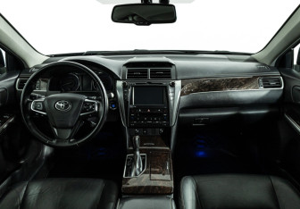 Подержанный автомобиль Toyota Camry Sedan 2016 года (13 фото)