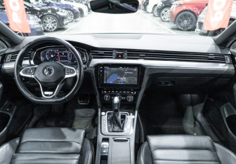 Подержанный автомобиль Volkswagen Passat Wagon 2019 года (22 фото)