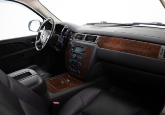 Подержанный автомобиль Chevrolet Tahoe 2012 года (16 фото)