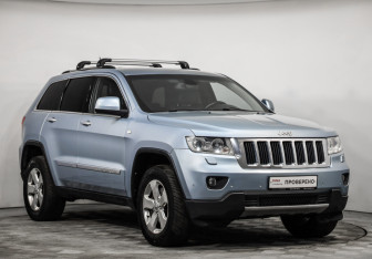 Подержанный автомобиль Jeep Grand Cherokee 2012 года (3 фото)