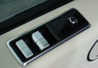 Подержанный автомобиль Land Rover Range Rover 2018 года (23 фото)
