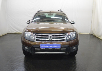 Подержанный автомобиль Renault Duster 2012 года (2 фото)