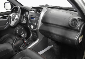 Подержанный автомобиль Lifan X60 2017 года (12 фото)