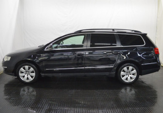Подержанный автомобиль Volkswagen Passat Wagon 2008 года (8 фото)