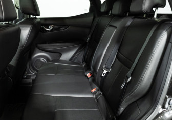 Подержанный автомобиль Nissan Qashqai 2014 года (10 фото)