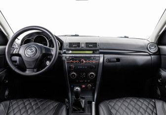 Подержанный автомобиль Mazda 3 Sedan 2006 года (10 фото)