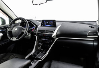 Подержанный автомобиль Mitsubishi Eclipse Cross 2018 года (9 фото)