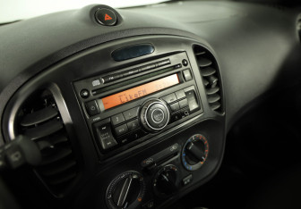 Подержанный автомобиль Nissan Juke 2014 года (12 фото)