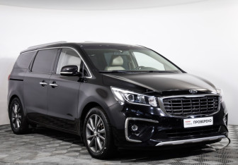 Подержанный автомобиль Kia Carnival 2018 года (3 фото)