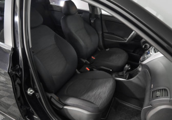 Подержанный автомобиль Hyundai Solaris Sedan 2016 года (19 фото)