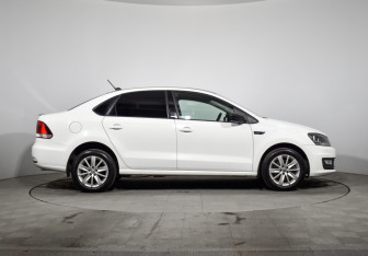 Подержанный автомобиль Volkswagen Polo Sedan 2017 года (4 фото)