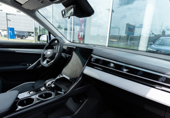 Новый Geely Atlas 2025 (8 фото)