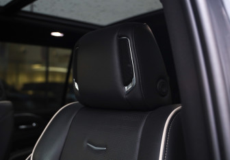 Подержанный автомобиль Cadillac Escalade Suv 2022 года (32 фото)