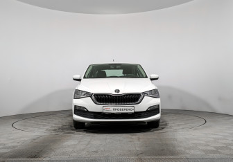 Подержанный автомобиль Skoda Rapid Liftback 2020 года (2 фото)