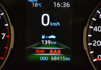 Подержанный автомобиль Toyota RAV4 2020 года (15 фото)