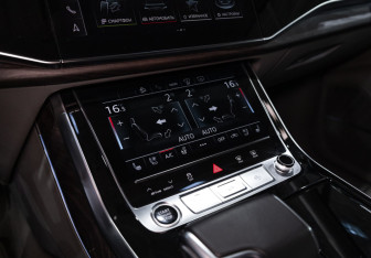 Подержанный автомобиль Audi Q7 2021 года (23 фото)