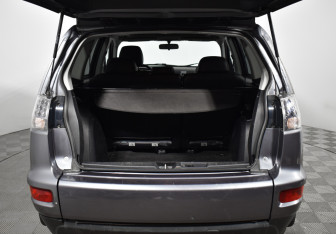 Подержанный автомобиль Mitsubishi Outlander 2011 года (20 фото)