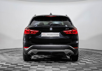 Подержанный автомобиль BMW X1 2017 года (6 фото)