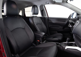 Подержанный автомобиль Mitsubishi ASX 2013 года (17 фото)