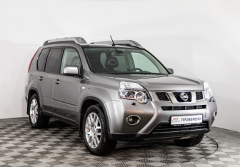 Подержанный автомобиль Nissan X-Trail 2013 года (3 фото)