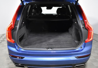 Подержанный автомобиль Volvo XC90 2018 года (19 фото)