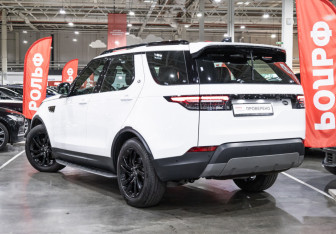 Подержанный автомобиль Land Rover Discovery 2019 года (14 фото)