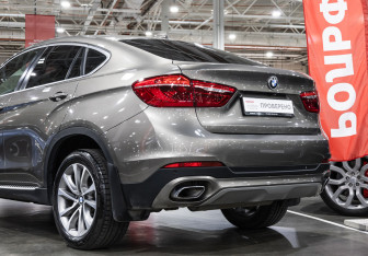 Подержанный автомобиль BMW X6 2019 года (14 фото)