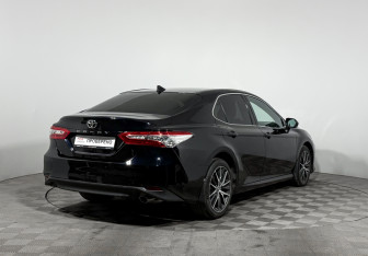 Подержанный автомобиль Toyota Camry Sedan 2022 года (5 фото)