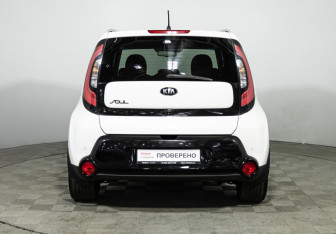 Подержанный автомобиль Kia Soul 2015 года (6 фото)