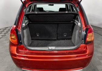 Подержанный автомобиль Suzuki SX4 Hatchback 2006 года (18 фото)