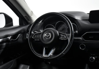 Подержанный автомобиль Mazda CX-5 2017 года (15 фото)