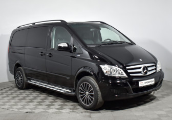 Подержанный автомобиль Mercedes-Benz Viano 2013 года (3 фото)