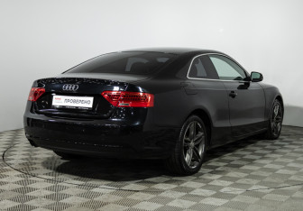 Подержанный автомобиль Audi A5 Coupe 2011 года (5 фото)