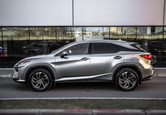Подержанный автомобиль Lexus RX 2017 года (8 фото)