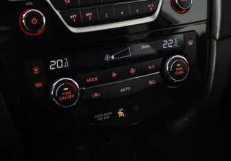 Подержанный автомобиль Nissan X-Trail 2020 года (16 фото)