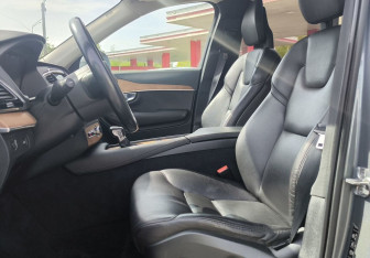 Подержанный автомобиль Volvo XC90 2018 года (22 фото)