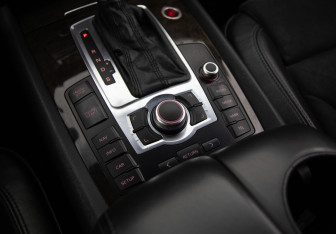 Подержанный автомобиль Audi Q7 2008 года (18 фото)