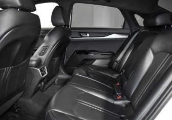 Подержанный автомобиль Kia K5 2021 года (14 фото)