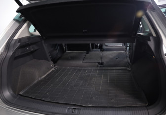 Подержанный автомобиль Volkswagen Tiguan 2020 года (32 фото)