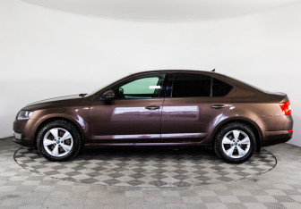Подержанный автомобиль Skoda Octavia Liftback 2016 года (8 фото)