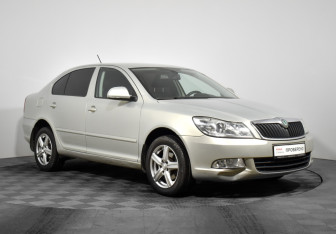 Подержанный автомобиль Skoda Octavia Liftback 2012 года (3 фото)