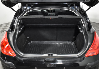 Подержанный автомобиль Peugeot 308 Hatchback 2008 года (18 фото)