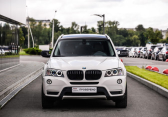 Подержанный автомобиль BMW X3 2012 года (4 фото)